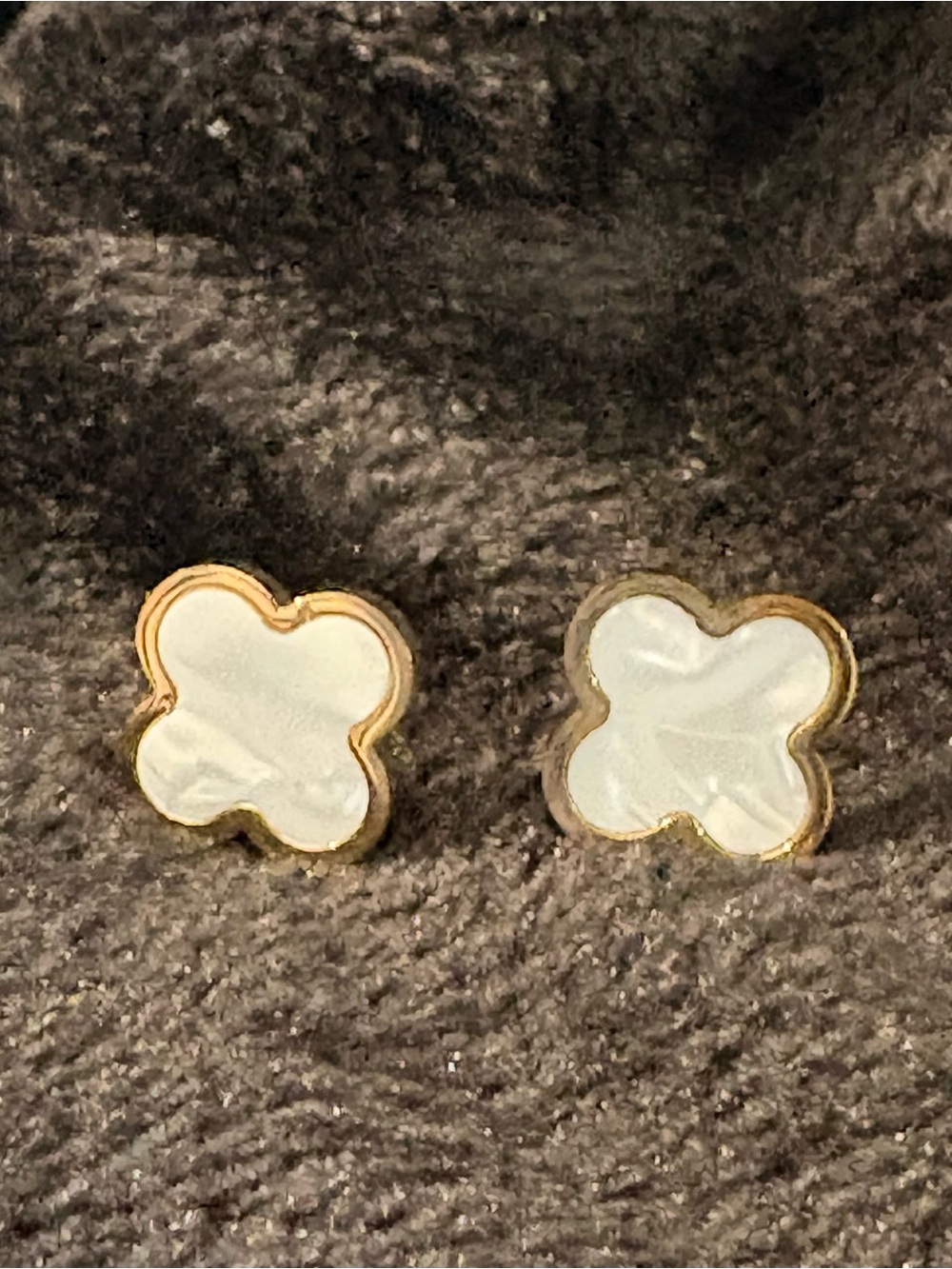 Louise Carter Clover Comfort Stud Earrings - Mother of Pearl & Gold-tone